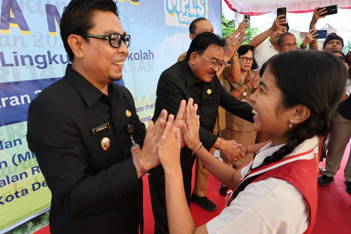 Wawali Denpasar Buka MPLS SMP, Stop Bullying